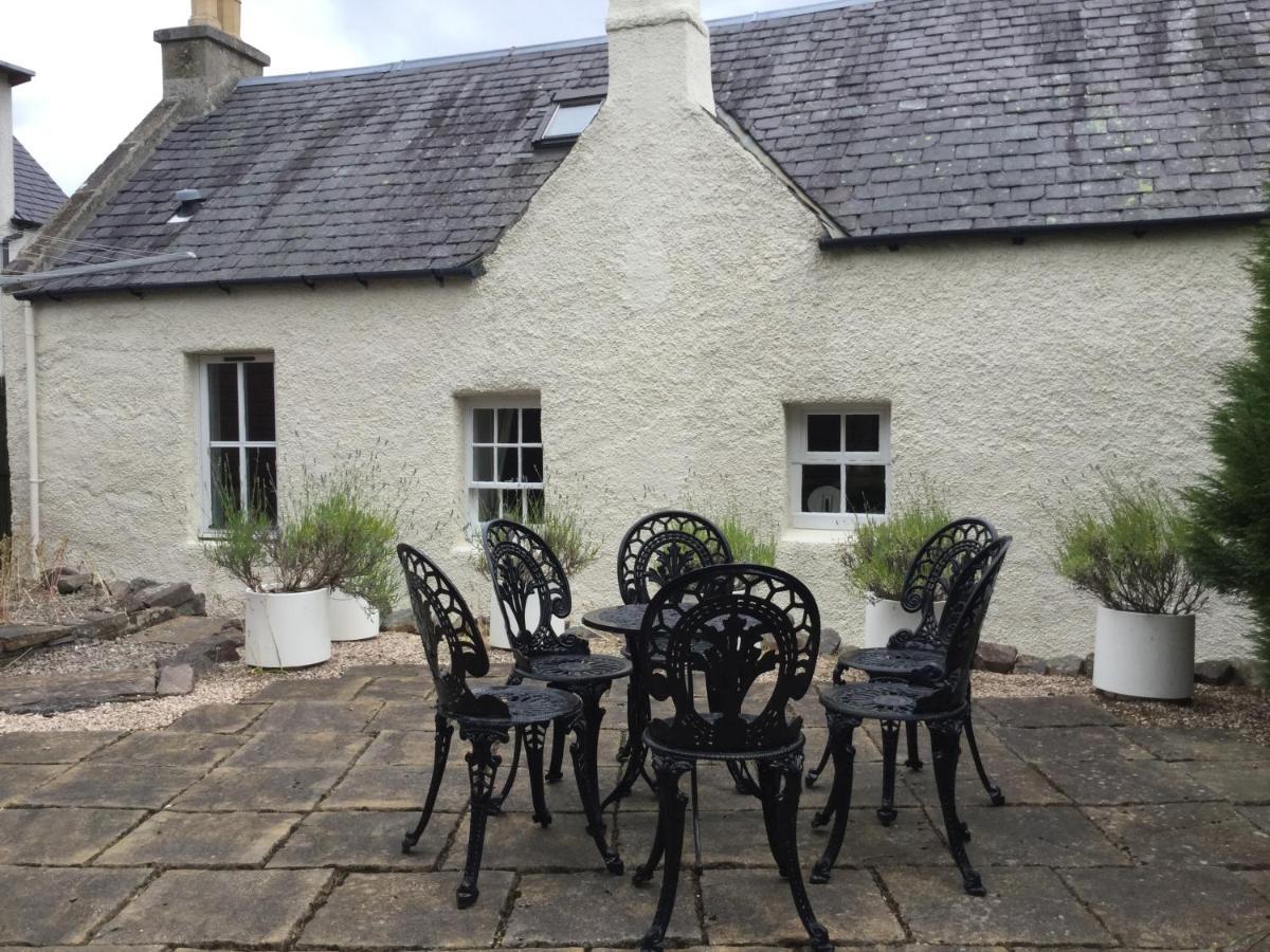 Three-Bedroom Old Cottage Free Parking Inverness Eksteriør bilde
