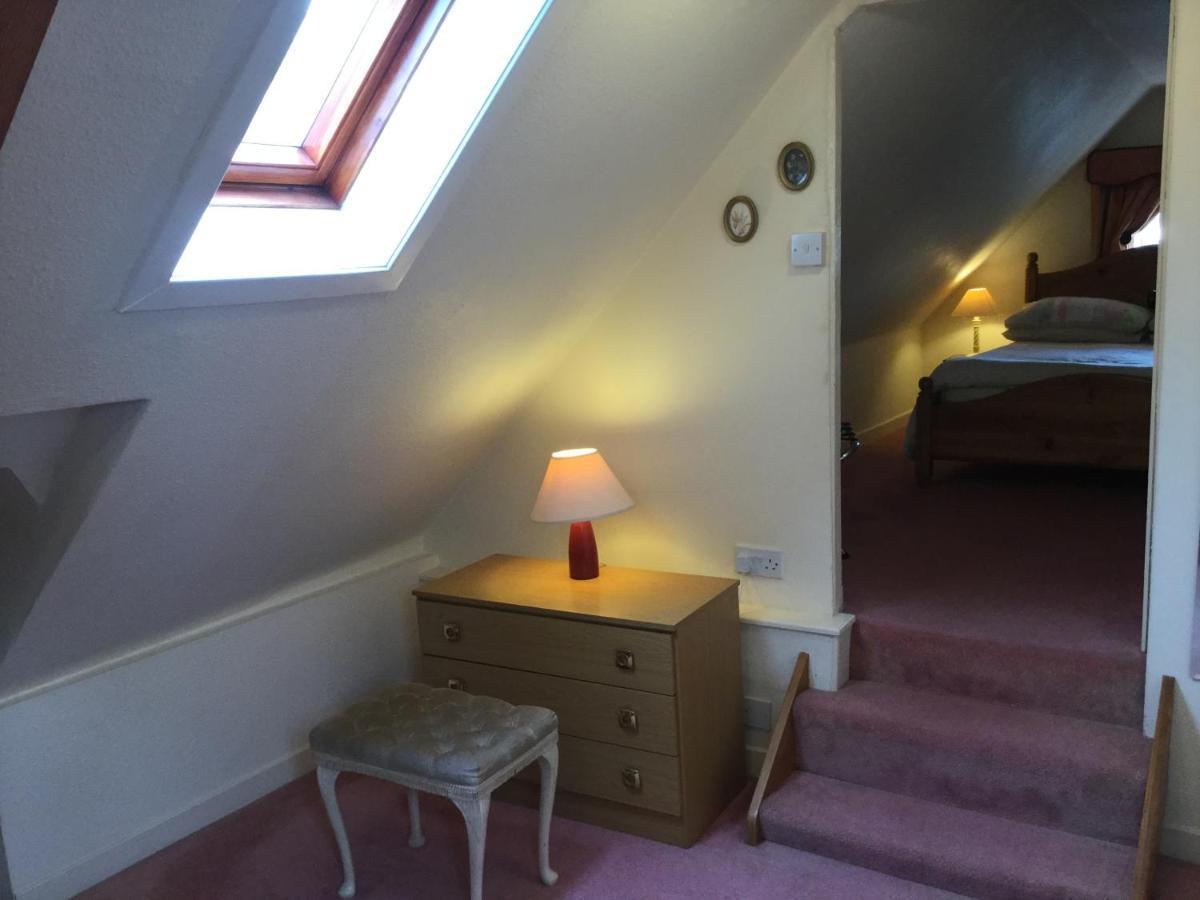 Three-Bedroom Old Cottage Free Parking Inverness Eksteriør bilde
