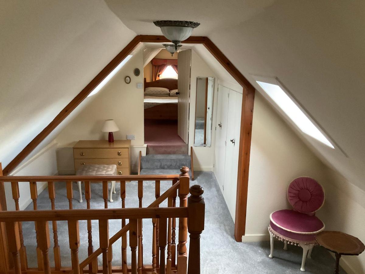 Three-Bedroom Old Cottage Free Parking Inverness Eksteriør bilde