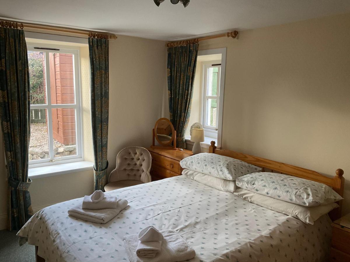 Three-Bedroom Old Cottage Free Parking Inverness Eksteriør bilde