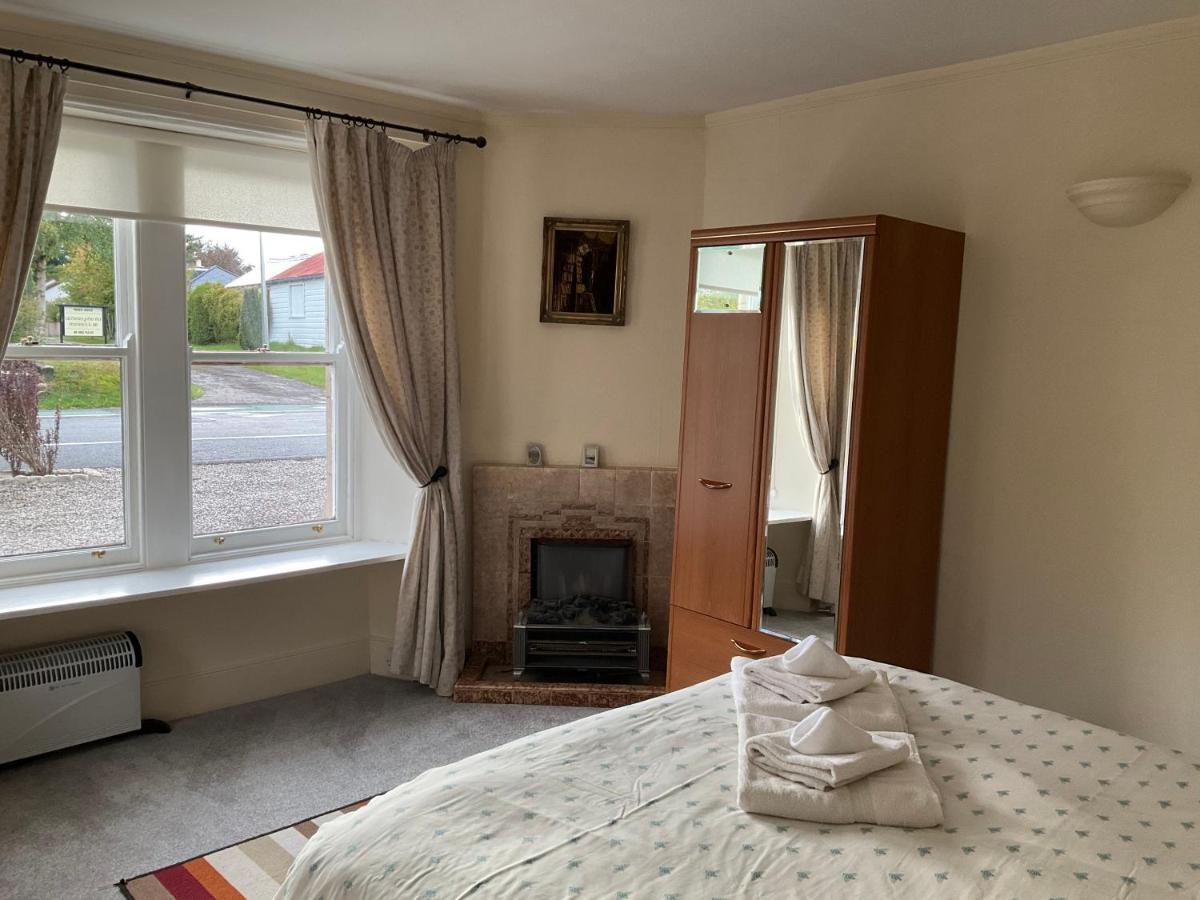 Three-Bedroom Old Cottage Free Parking Inverness Eksteriør bilde