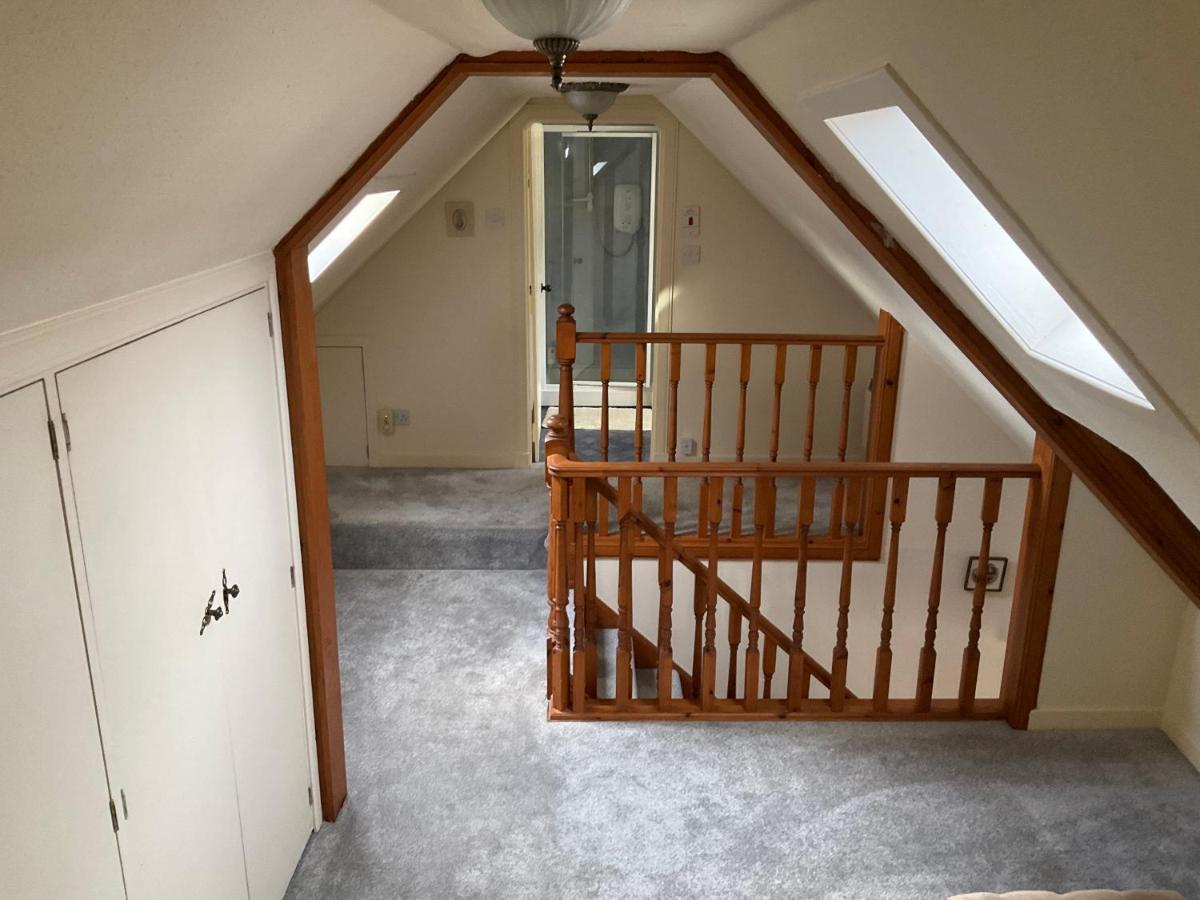 Three-Bedroom Old Cottage Free Parking Inverness Eksteriør bilde